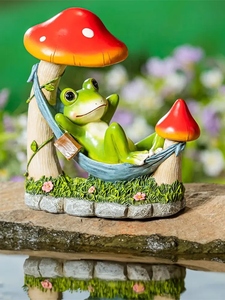 Resin Relaxing Frog in Hammock Statue Spring Decor Gifts Frog Garden Decor Mushroom Frog Garden Statue for Outdoor Decoration