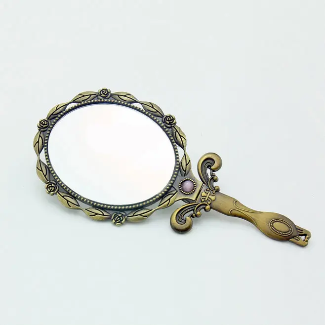 Vintage Metal Mirrors Women Handheld Long Handle Makeup Mirrors Mini Vintage Decoration Folding Mirror