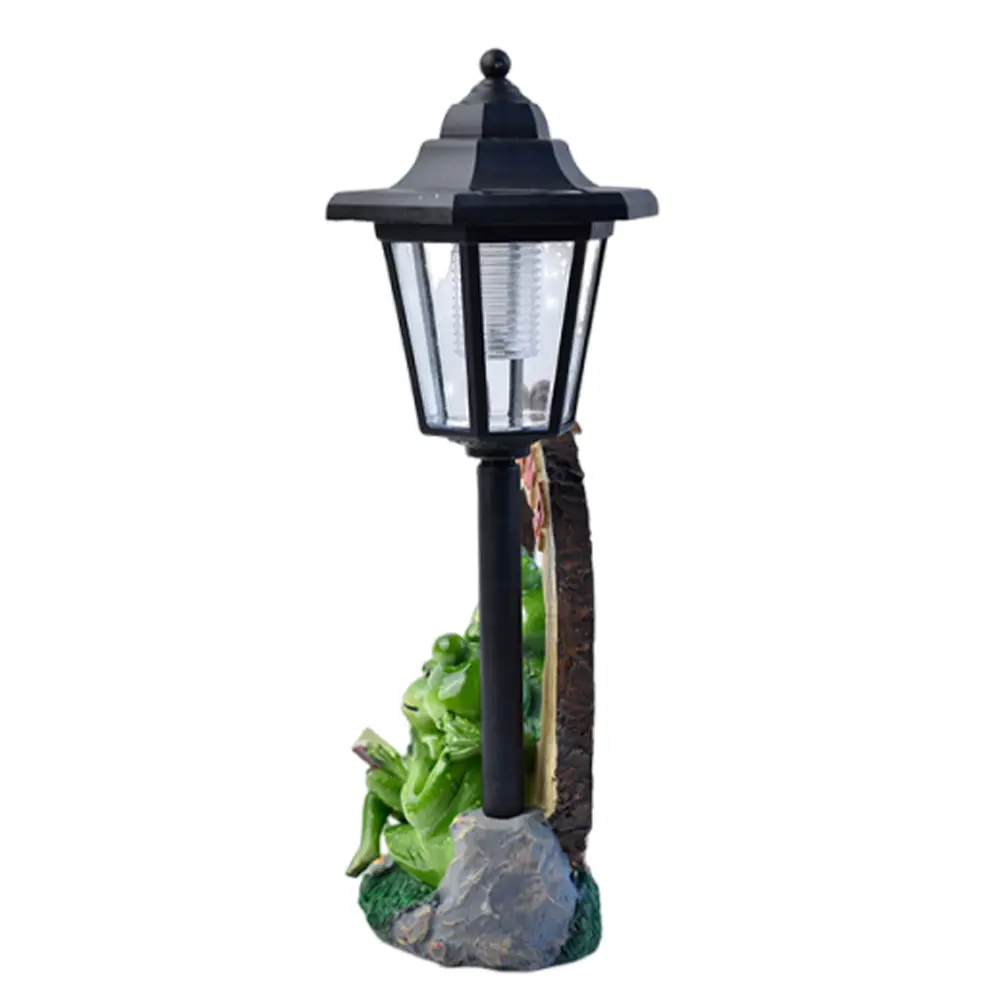 Solar Frog Garden Statue Resin Frog Figurine Garden Family Frog Statue for Patio Balcony Yard Ornament Housewarming Gift