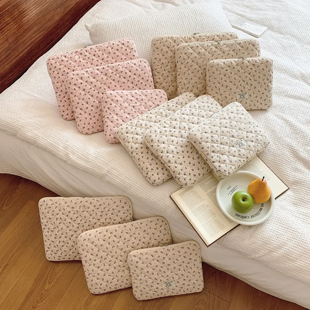 Floral Laptop Carrying Case Quilted Notebook Case Protective Cute Computer Sleeve for 11-15 Inch Laptop Tablet