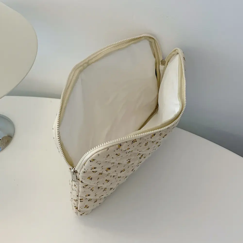 Floral Laptop Carrying Case Quilted Notebook Case Protective Cute Computer Sleeve for 11-15 Inch Laptop Tablet