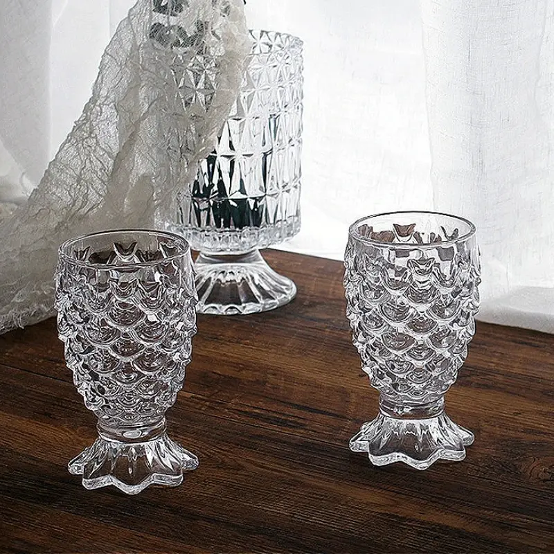 4pcs Sets Exquisite Cocktail Glass 50ml Vintage Carved Small Wine Glass Party Spirits Cup High End Transparent Sweet Wine Glass