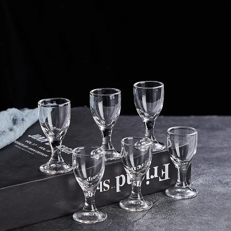10ml/15ml Luxury Bullet Cup Transparent Baijiu Glass High Footed Wine Glass Party Classic Shot Glass Wine Utensils Bar Glassware