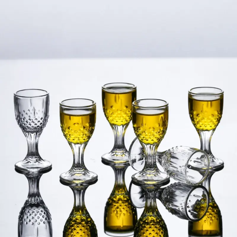 10ml/15ml Luxury Bullet Cup Transparent Baijiu Glass High Footed Wine Glass Party Classic Shot Glass Wine Utensils Bar Glassware