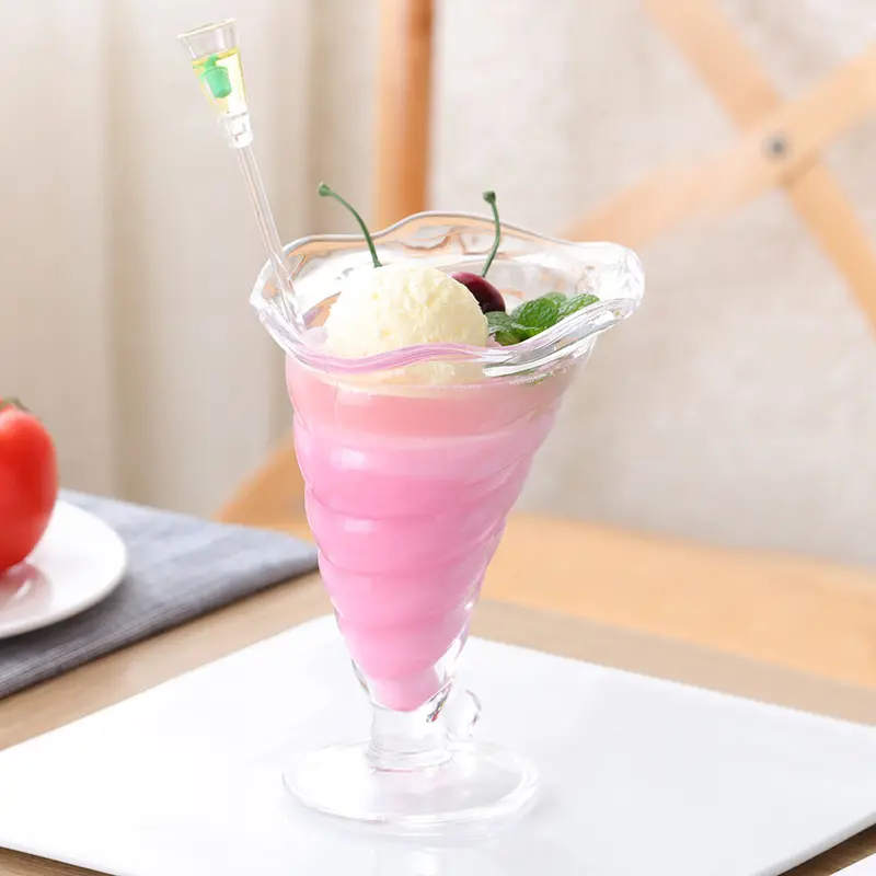 Exquisite Dessert Cup Luxury Cocktail Glass Elegant Transparent Champagne Glass Creative Design of Wine Glasses Wedding Gifts