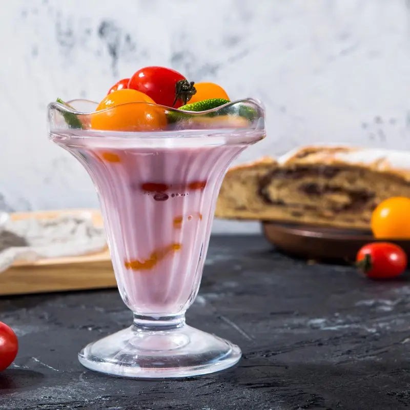 Exquisite Dessert Cup Luxury Cocktail Glass Elegant Transparent Champagne Glass Creative Design of Wine Glasses Wedding Gifts