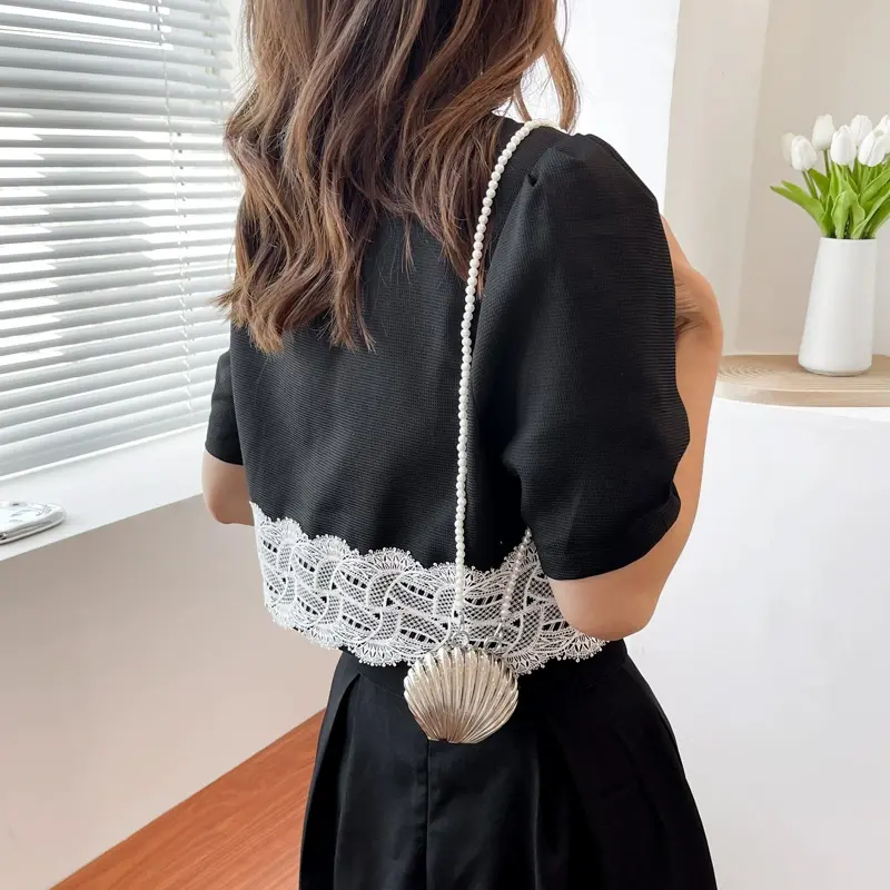Desiner Girdle Pearl Chain Belt Bag Metal Shell Mini Waistpack Versatile Purse Elegant women's Belt Female Jeans Waistband