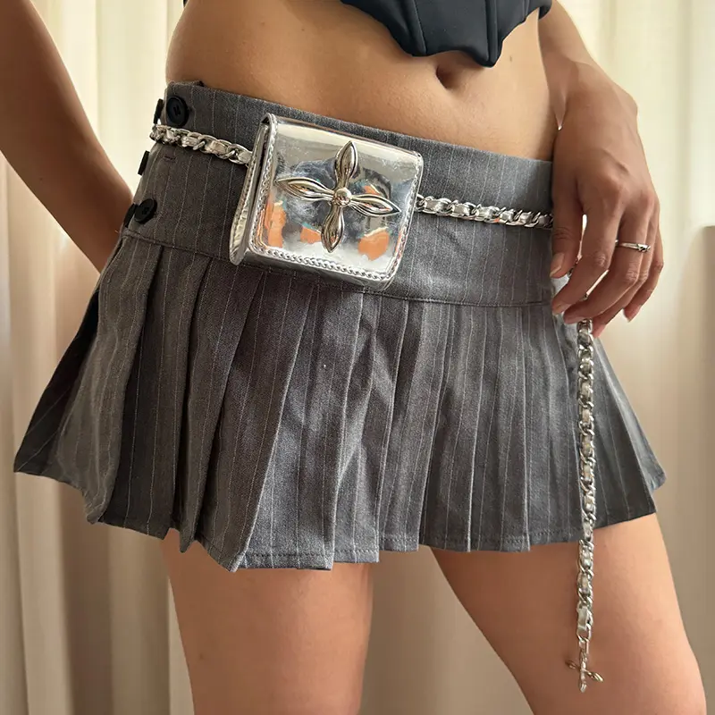 Luxury Desiner Women Chain Belt Bag Peach Cross Mini Waistpack Versatile Purse Punk Gothic Accessory Girdle Jeans Belt Female