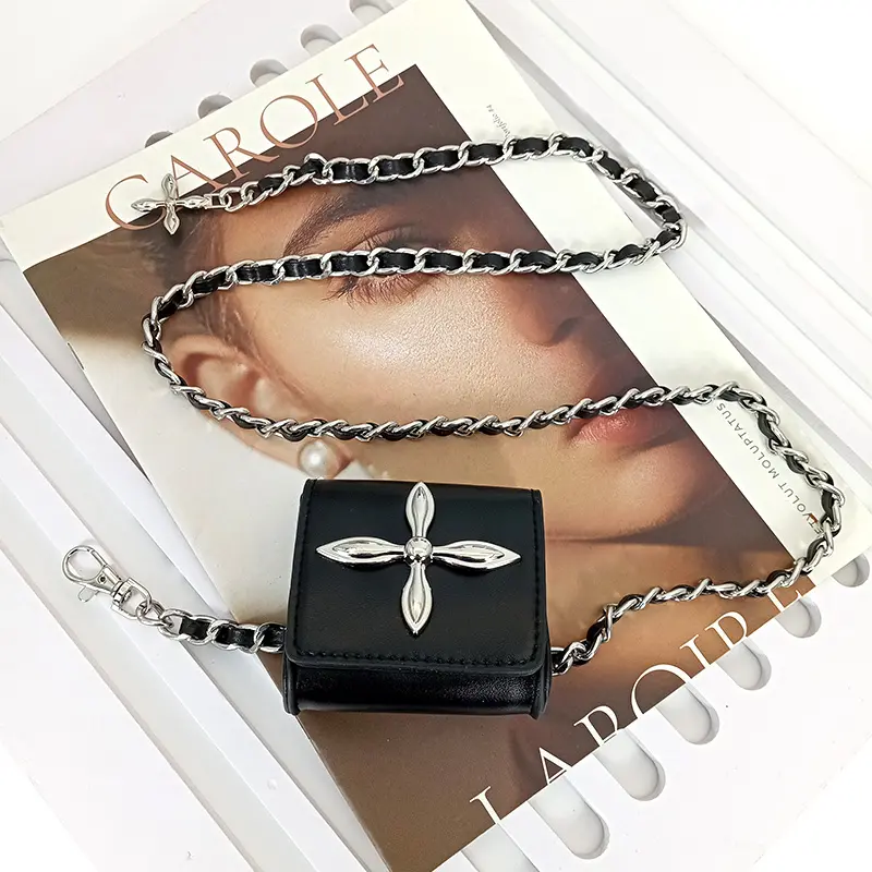 Luxury Desiner Women Chain Belt Bag Peach Cross Mini Waistpack Versatile Purse Punk Gothic Accessory Girdle Jeans Belt Female