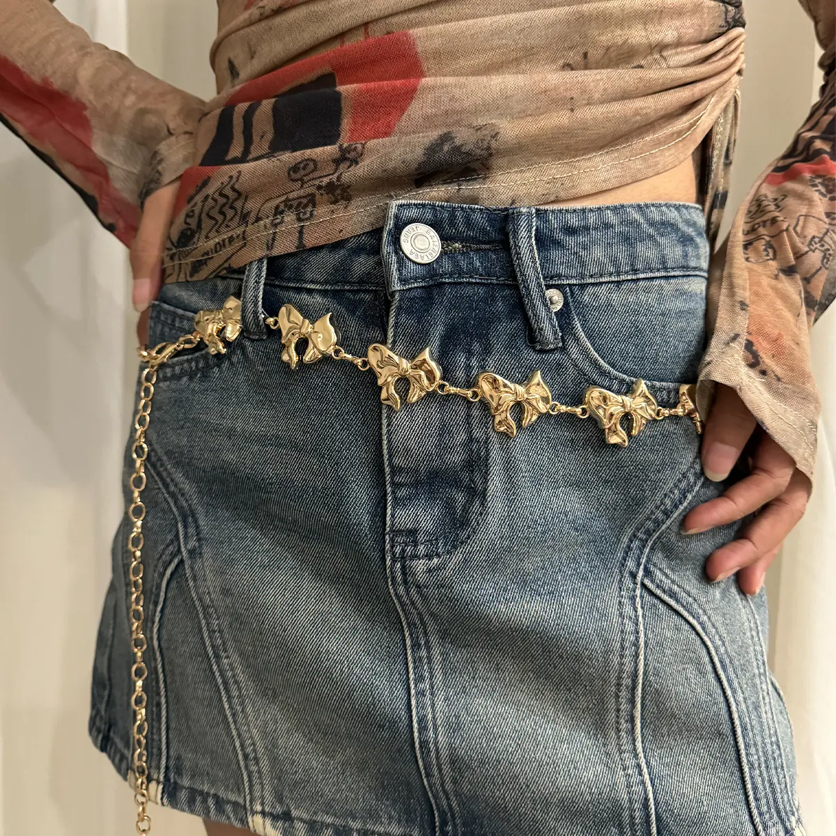 Fashion Golden bow Metal Waist Chain Belt Women High-end luxury Brands Punk Gothic Y2K Belt for women Desiner Waistband Female