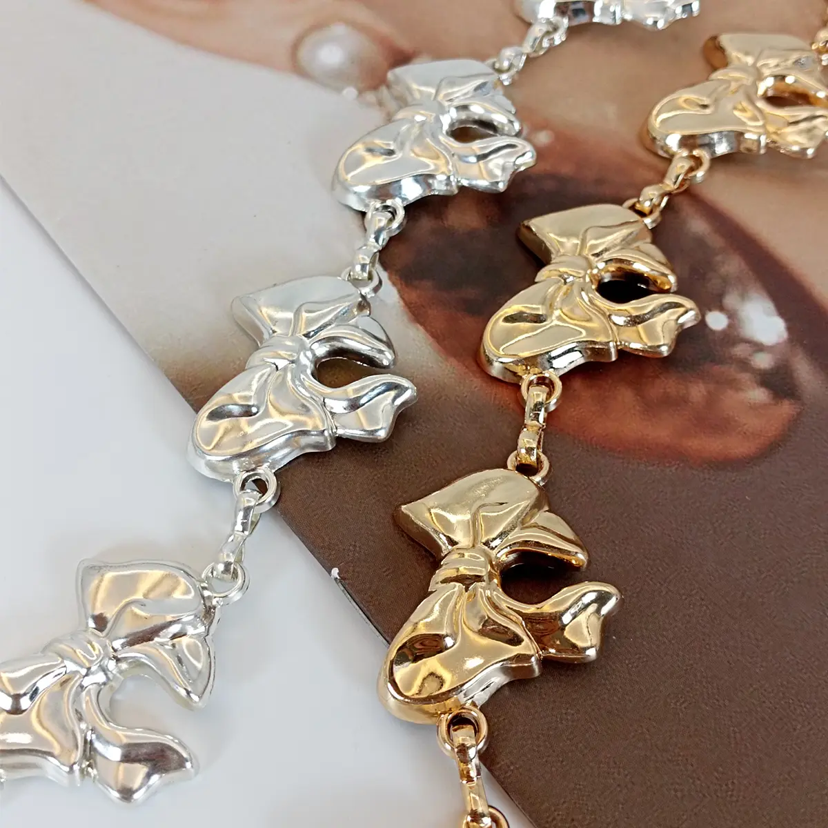 Fashion Golden bow Metal Waist Chain Belt Women High-end luxury Brands Punk Gothic Y2K Belt for women Desiner Waistband Female