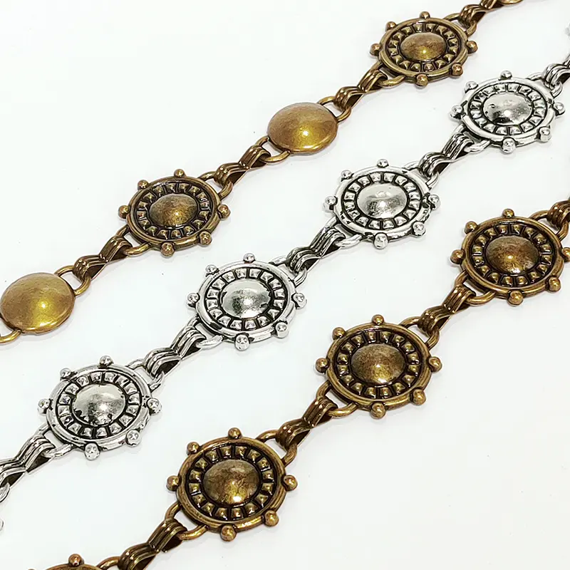 Western Women's Metal Chain Belts Female Luxury Designer Retro Bohemian ethnic style Gold Belts for Ladies Elegant Waist Girdle