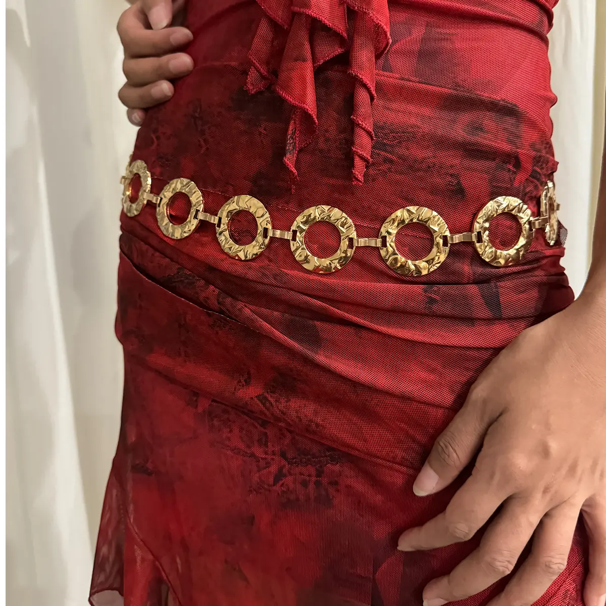 Women's belt Swirl Print Circle Metal Waist Chain Belt Goth accessories Fashion belts for women Punk dark style with Jeans Dress