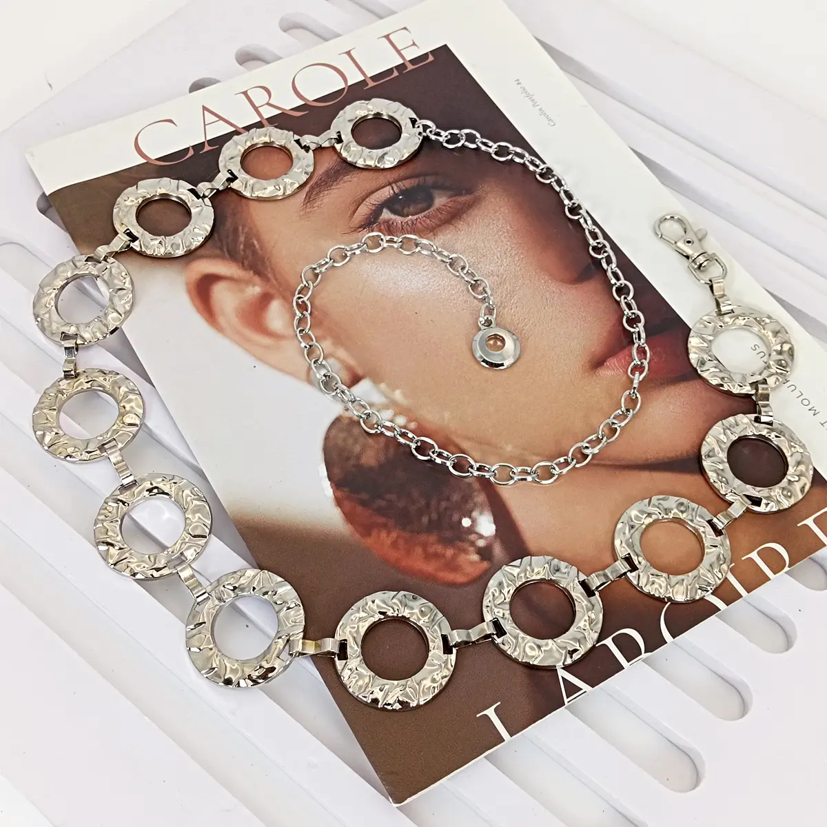 Women's belt Swirl Print Circle Metal Waist Chain Belt Goth accessories Fashion belts for women Punk dark style with Jeans Dress