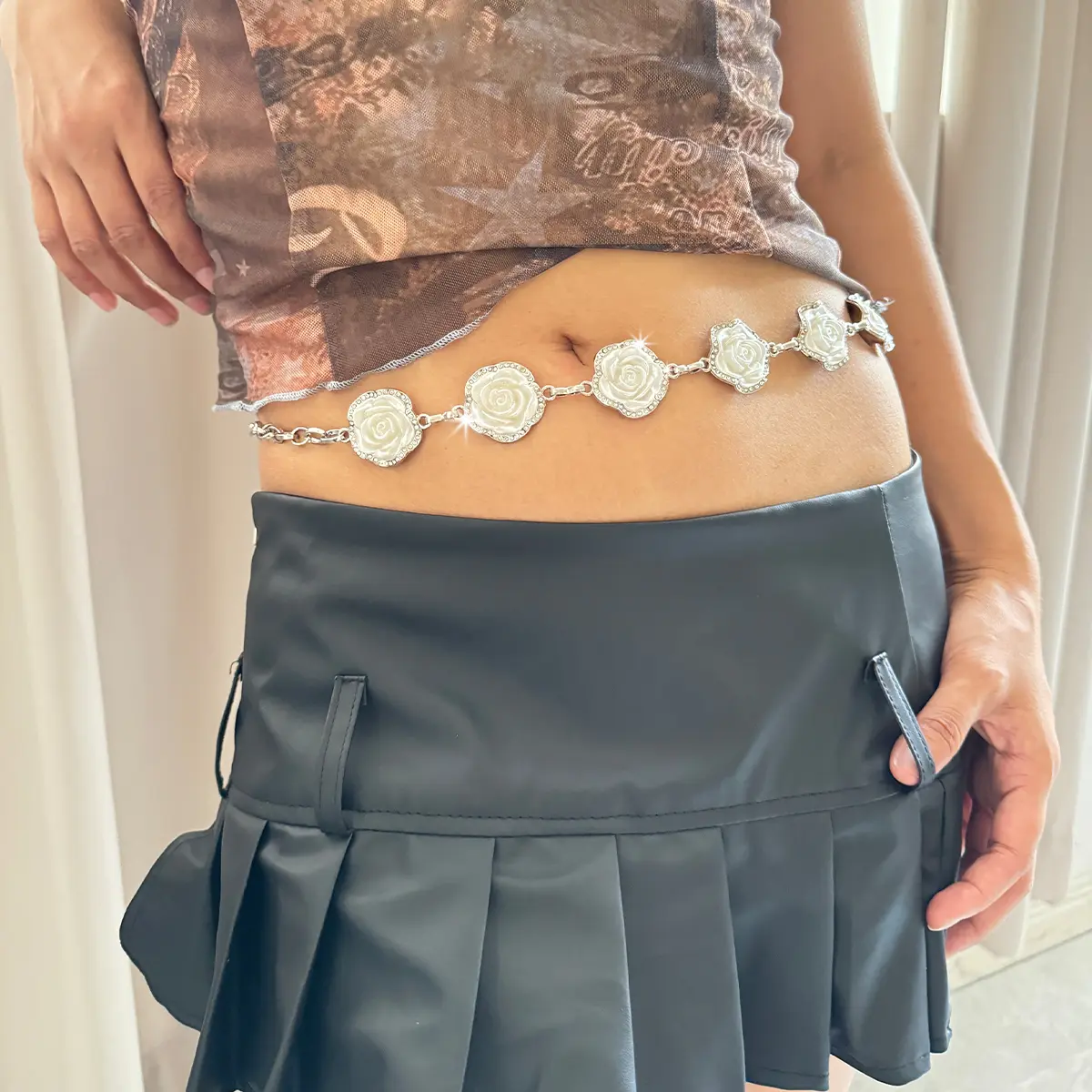 Fashion White Rose Metal Waist Chain Belt Female High-end luxury Brands Punk Gothic Y2K Belt for women Designer Dress Waistband