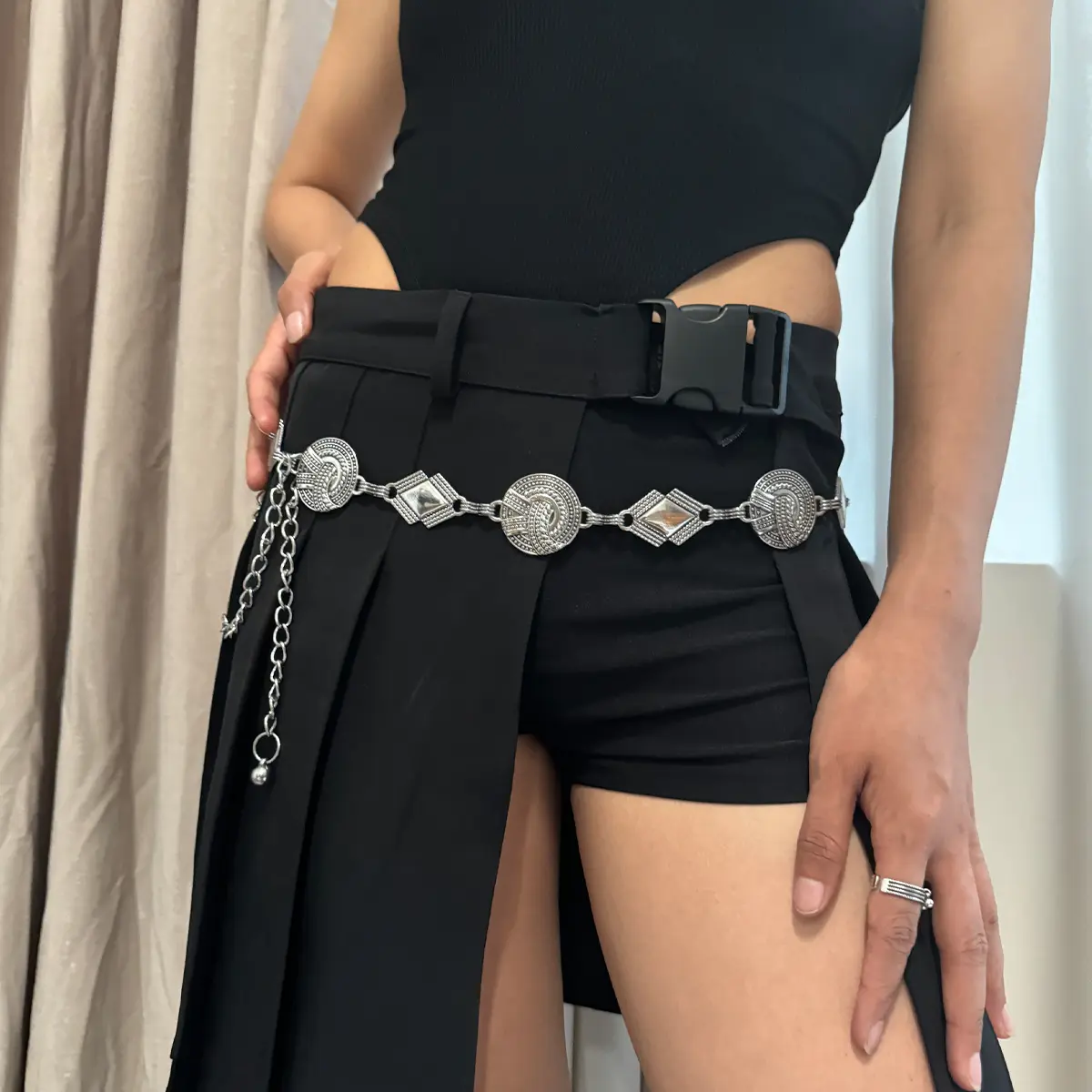 Fashion Gold Rhombus Circle Metal Waist Chain Belt Female High-end luxury Brands Punk Gothic Y2K Belt for women Jeans Waistband