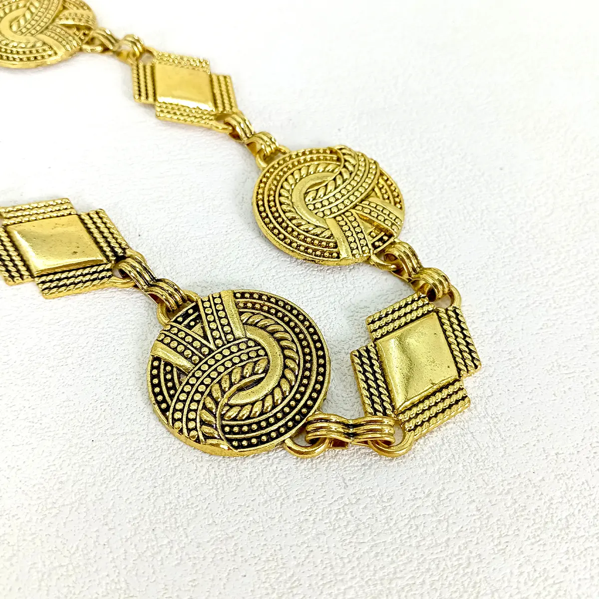 Fashion Gold Rhombus Circle Metal Waist Chain Belt Female High-end luxury Brands Punk Gothic Y2K Belt for women Jeans Waistband
