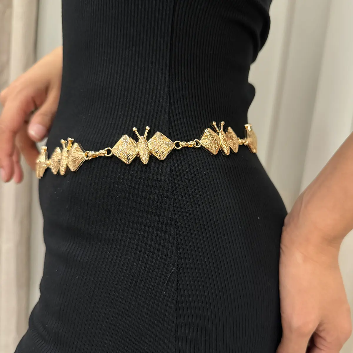 Fashion Gold Chain Belt Female Waist Bee Accessory Y2K Silver Metal Punk Designer Belts For Women Luxury Dress Waistband