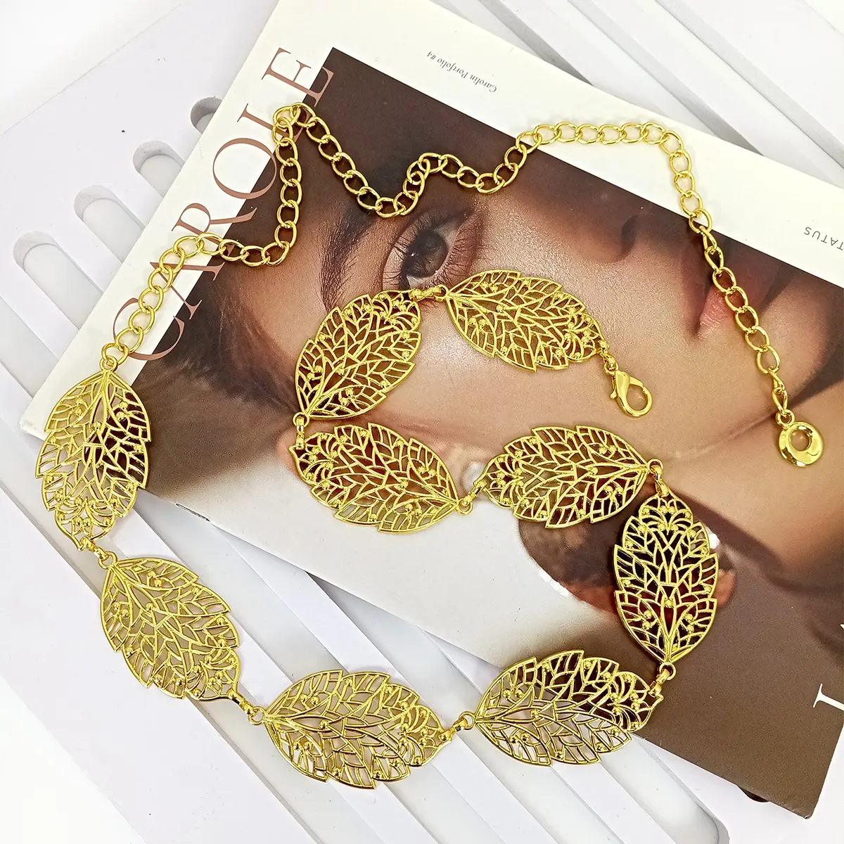 Fashion Golden Waist Chain Belt Female Hollow Leaf Metal Belts For Women Western Cowgirl punk Gothic Luxury Brands Y2K Waistband