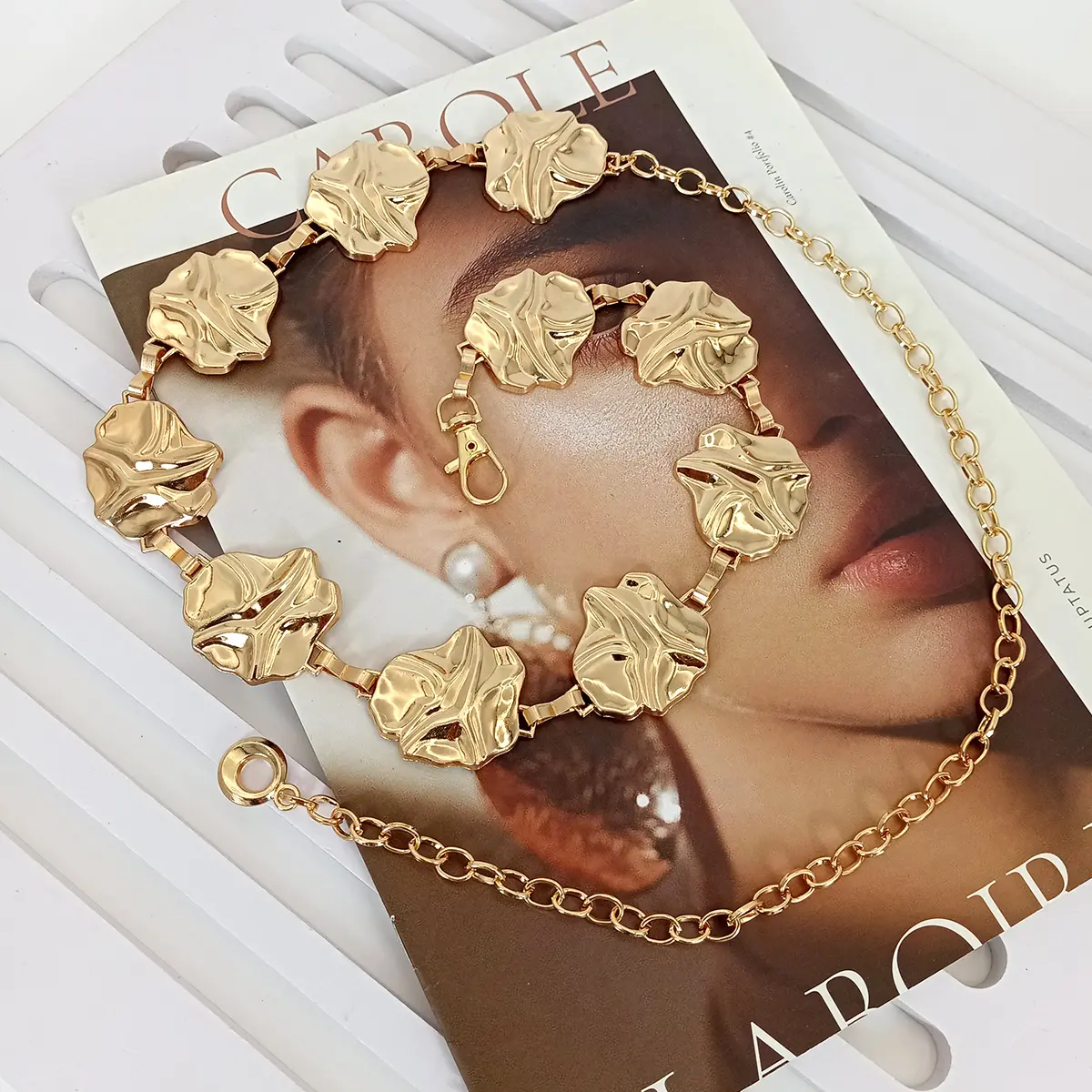 Women's belt Swirl Print irregular Gold Waist Chain Belt Goth accessories Fashion belts for women Punk dark with Jeans Dress