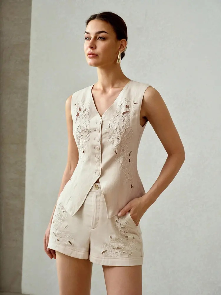 2025 New Women's Embroidery V-neck Sleeveless Tops Simple Versatile Vest Single Button Bohemian Style