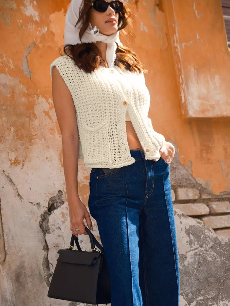 2025 Autumn New Women's Single-breasted V-neck Knitted Vest Pure color with pockets Best choice for Fall and Winter