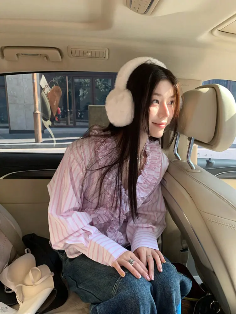2025 new Ms. pink V-neck stamen edge striped long-sleeved shirt Spring and Autumn Blouse Girls Style