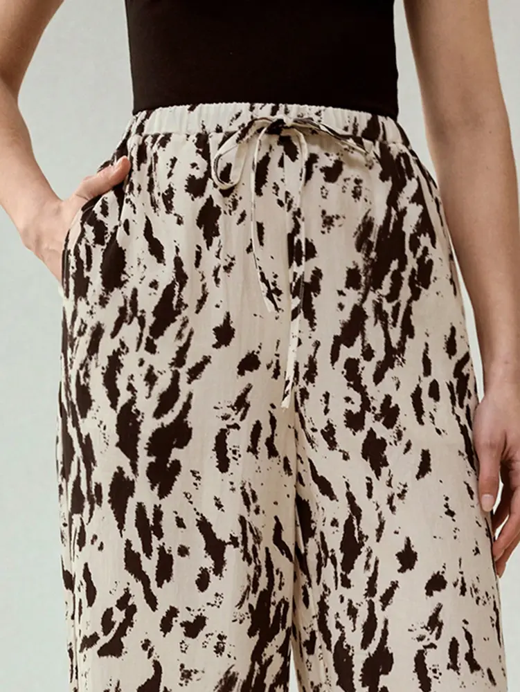 Women's Leopard Fashion Classic Loose Trousers Elastic Waist Airy Spice Style Fashion Four Sections Trousers