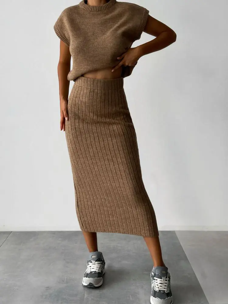 Women's Sleeveless Pullover Top Slim Long Skirt Sweater Set Versatile Fashion Sexy Hot Girl Wind Skirt Suit 2025 Trendy Outfit
