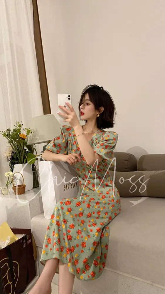2025 New Crushed Floral Printed V-neck Chest Pleated Dress Sweetheart Fresh Long Spring/Summer New polyester material