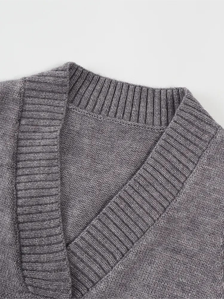 Women's V-neck Sleeveless Pullover Sweater Vest Knitted Top with Pocket Loose Casual Solid Color Knit