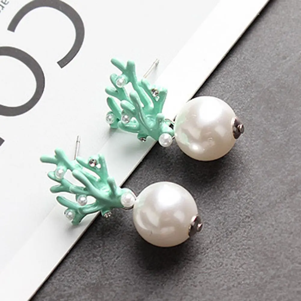Jewelry 1 Pair Cute Lightweight Coral Shape Stud Earrings Temperament Ear Studs All Match for Party