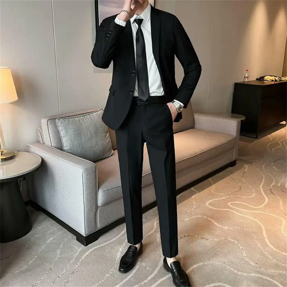 Button Closure Suit Jacket Men's Slim Fit Lapel Suit Coat with Button Closure Flap Pockets Solid Color Business Outwear for A
