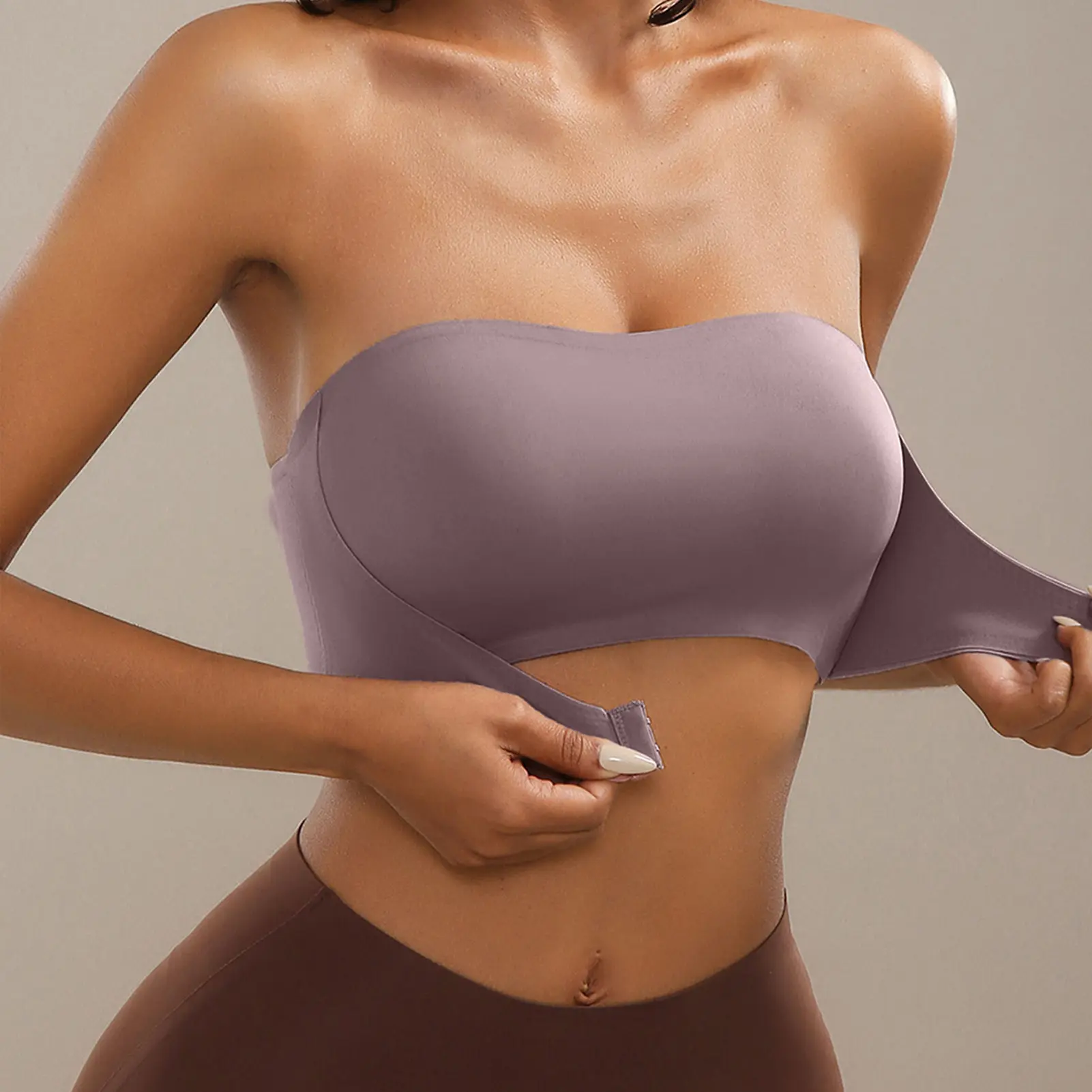 Hot Sale Removable Padded Soft Ice Silk Traceless Women Brasseries Wire Free Seamless Bra For Women Strapless Bra