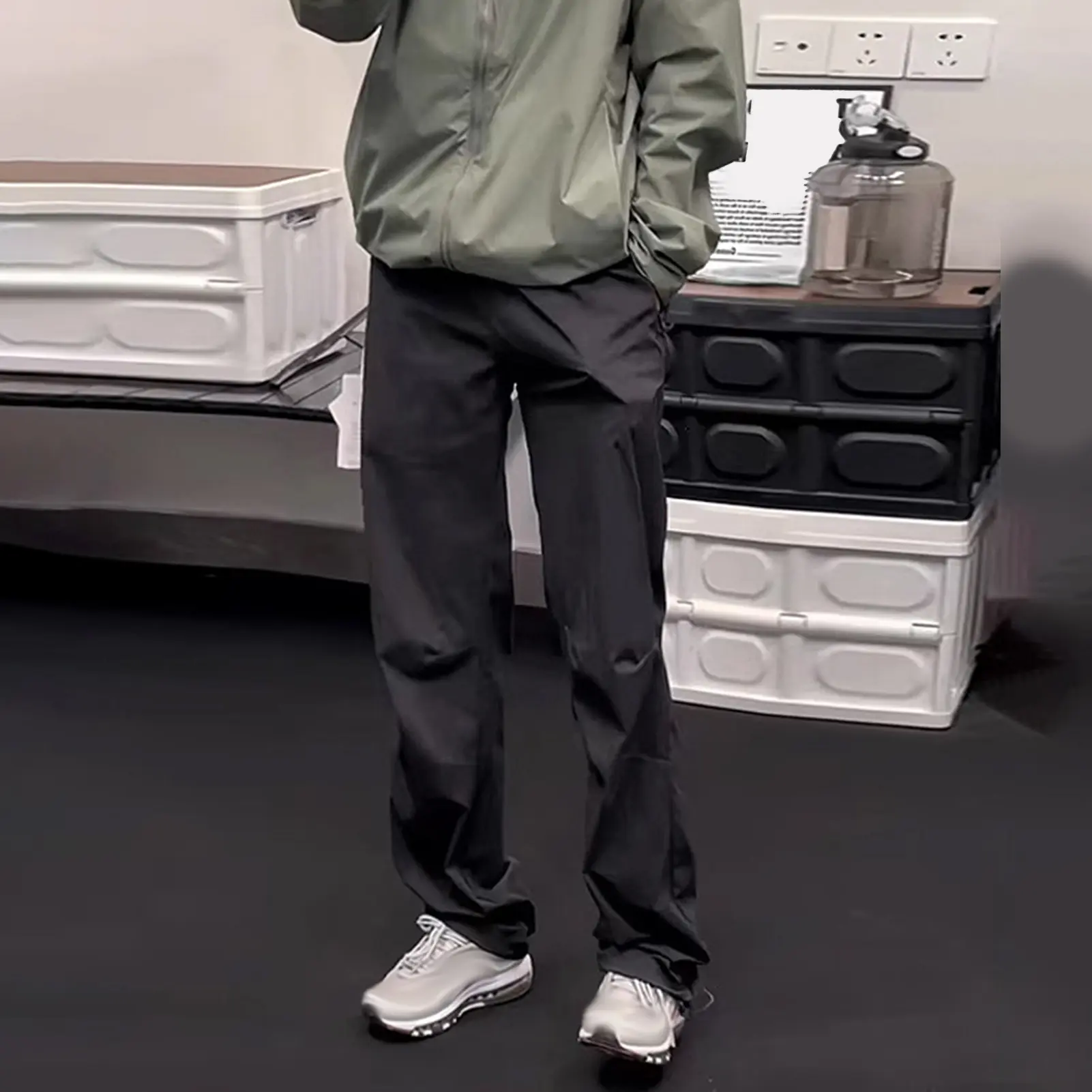 Loose Fit Cargo Pants for Men Solid Streetwear Tooling Trousers Mid-waist Beam Feet Parachute Pants ﻿