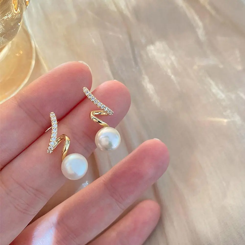 New Fashion Wholesale Freshwater White Pearl Stud Earrings for Women Jewelry Gifts