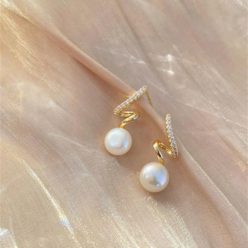 New Fashion Wholesale Freshwater White Pearl Stud Earrings for Women Jewelry Gifts