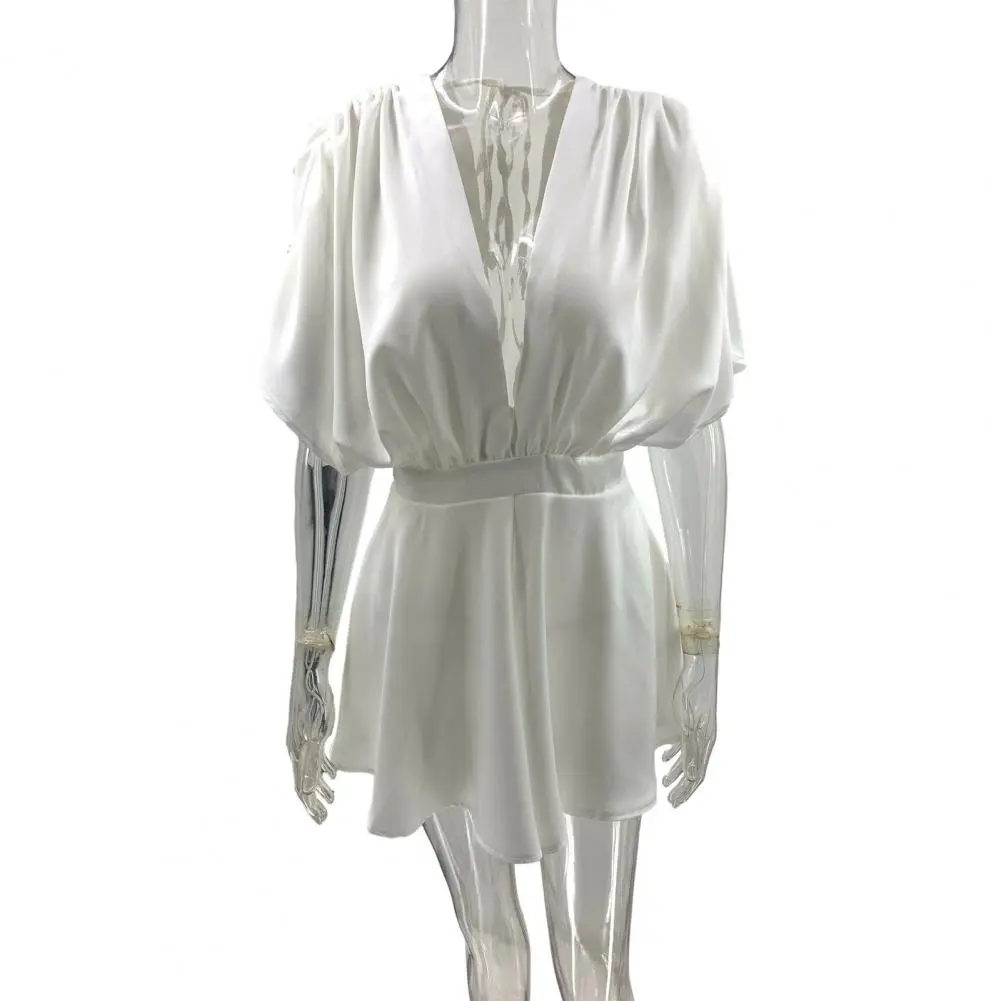 Satin Texture Jumpsuit Sleeveless V-neck Jumpsuit Satin Deep V Neck Romper with Ruffle Hem for Women's Club Party Sleeveless
