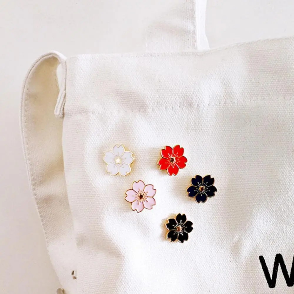 Fashion Flower Metal Brooch Pin Women Sweater Shirt Collar Badge Lapel Pin Fixed Clothes Pins Sweater Coat Clothing Accessories