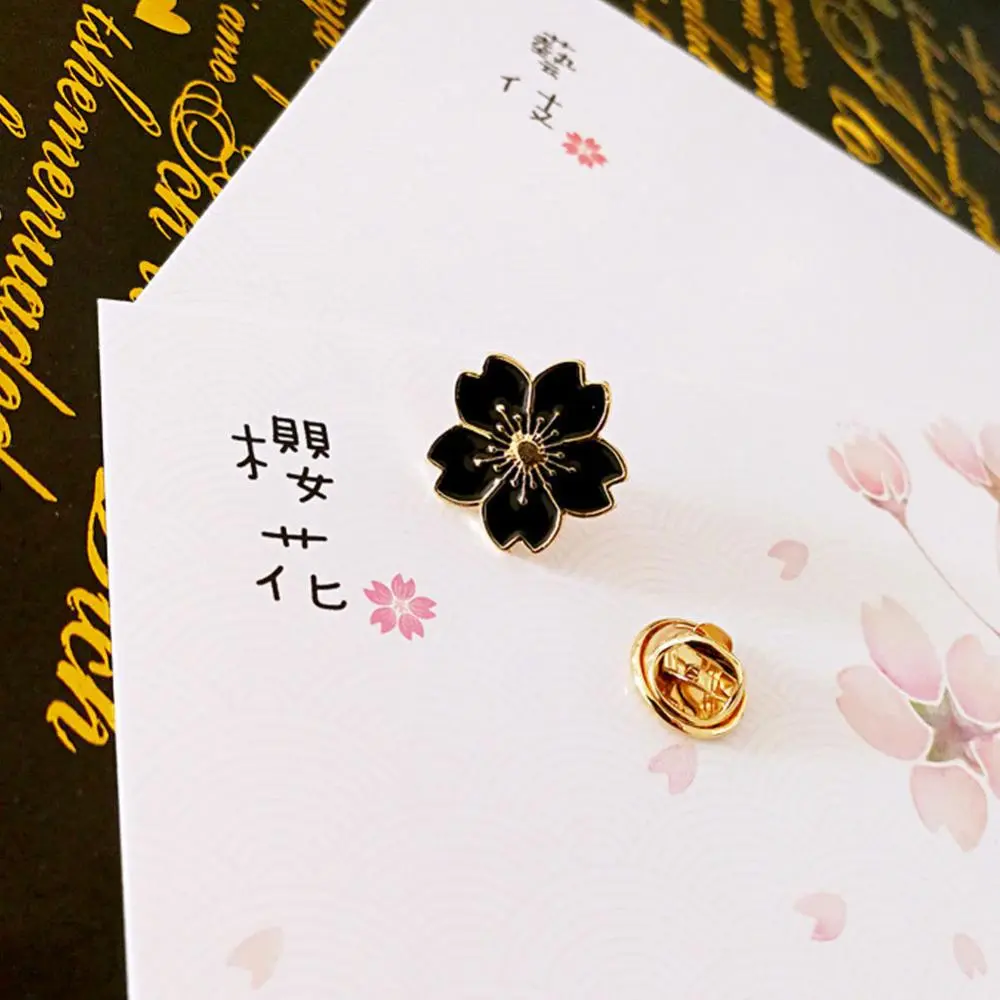 Fashion Flower Metal Brooch Pin Women Sweater Shirt Collar Badge Lapel Pin Fixed Clothes Pins Sweater Coat Clothing Accessories