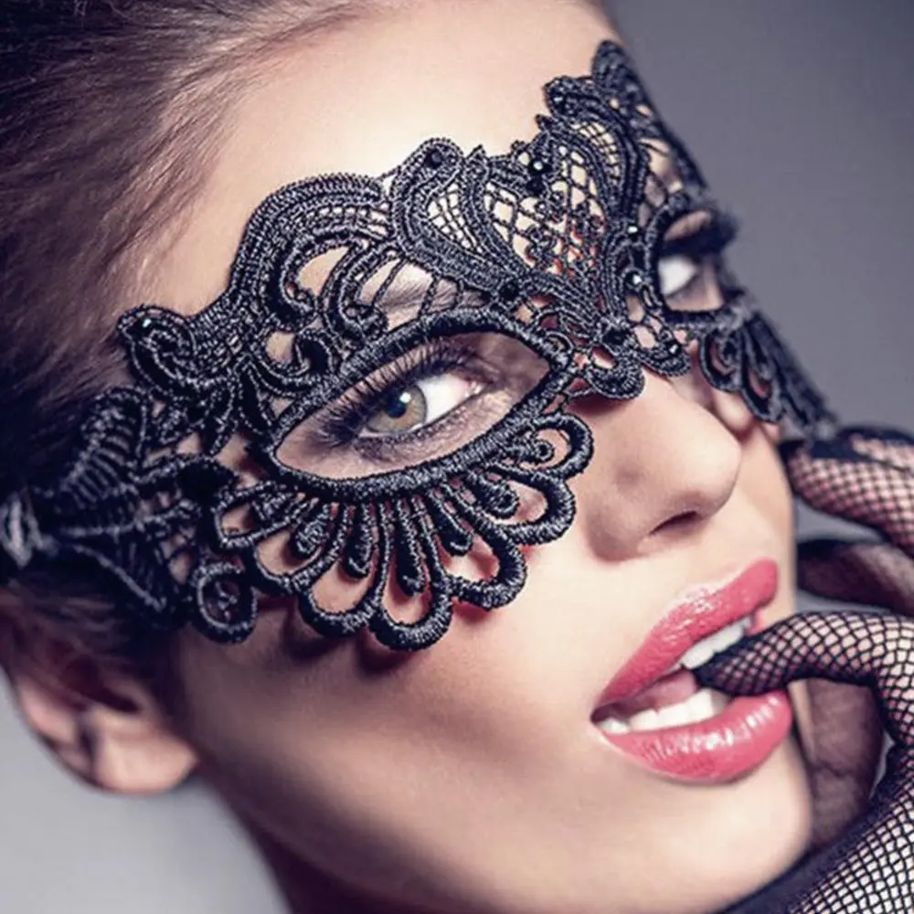 Women Hollow Lace Masquerade Face Mask Princess Prom Party Props Costume Halloween Cosplay Nightclub Queen Eye Mask Exotic Cloth