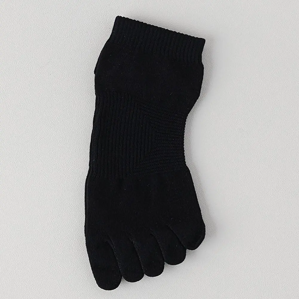 Cotton Blend Socks Breathable Toe Separator Socks Breathable Cotton Five Finger Short Socks for Women Pilates Yoga Gym Fitness
