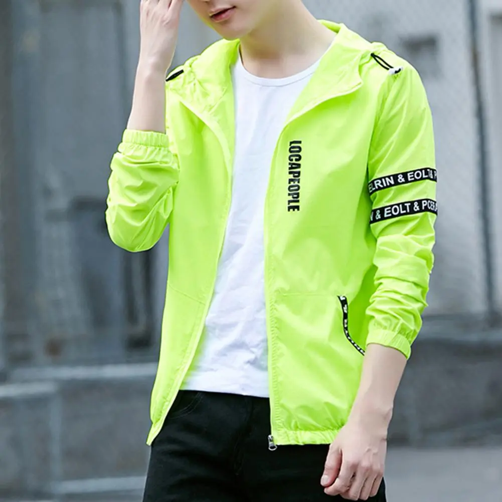 2025 Men Sunscreen Coat Thin Hooded Zipper Cardigan Breathable Sunscreen Letter Print Outdoor Coat Spring Outdoor Jacket