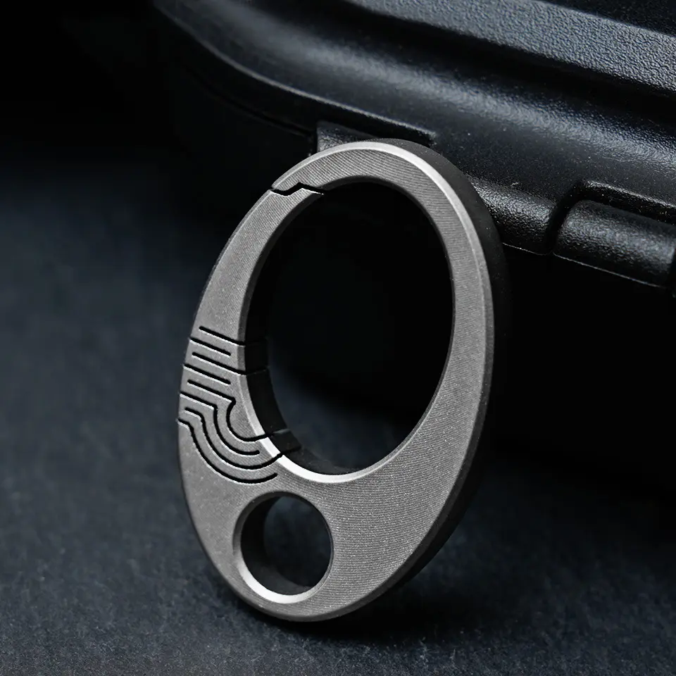 Titanium Alloy Mini Key Chains, Car Key Bag Pendant Key Chains, Multi-Functional Personalized and Creative Key Chains
