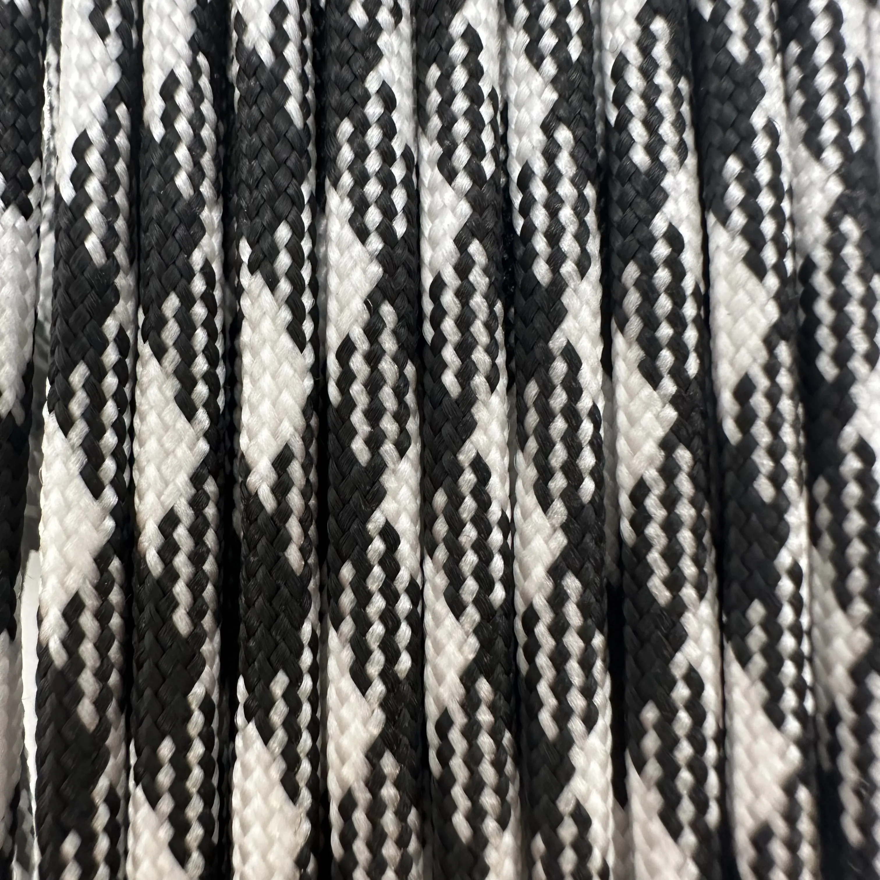 550 Paracord Outdoor Camping 5 15 30 M Dia.4mm For  Survival Lanyard Parachute Rope Hiking Tent Accessories 7 Cores Cord 4 Size