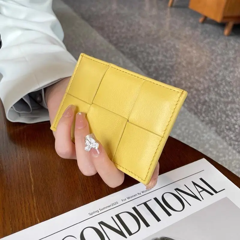 Ultra-Thin Handcrafted Sheepskin Leather Coin Purse Small Versatile Card Holder With Multi-Slot ID Card Holder Feature
