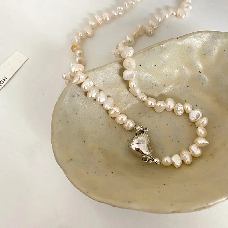 Trendy 2022 Pearl Chain Choker Necklace For Women Girls Heart Pendant Bridal Engagement Fashion Jewelry