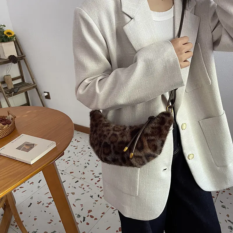 LEFTSIDE Cute Soft Small Faux Fur Shoulder Bags for Women 2024 Y2K Winter New Korean Fashion Handbags Trend Warm CrossbodyBag