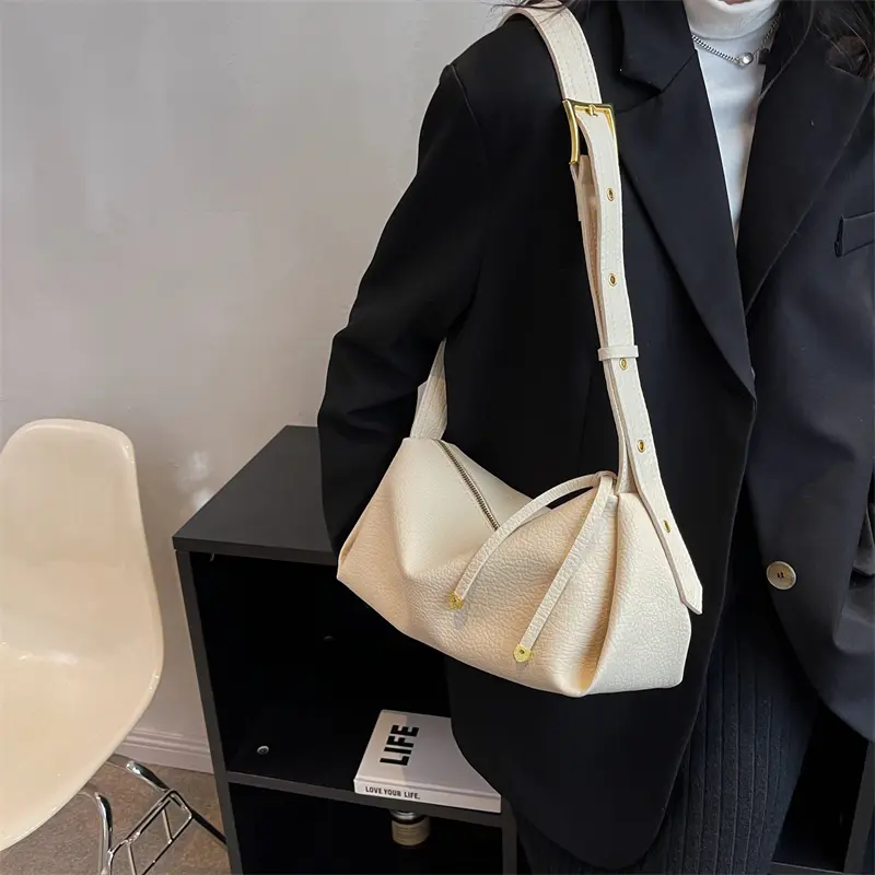 LEFTSIDE Bucket Bags for Women 2025 Winter Trend Vintage Designer Leather Zipper Crossoby Handbags and Purses