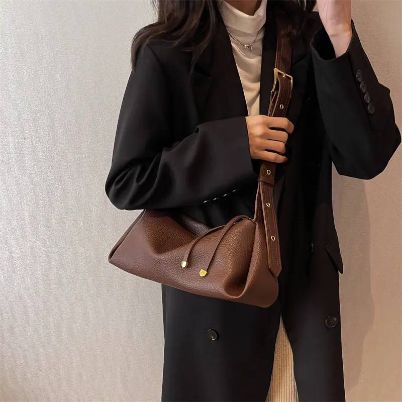 LEFTSIDE Bucket Bags for Women 2025 Winter Trend Vintage Designer Leather Zipper Crossoby Handbags and Purses